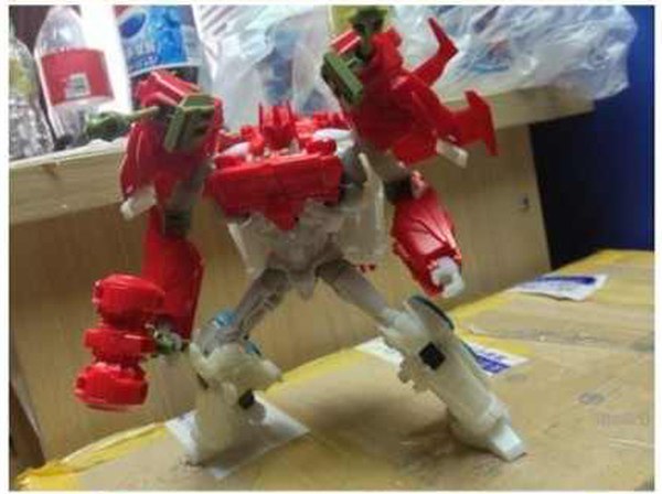 First Look At  Beast Hunters Ultra Magnus Voyager Class Transformers Prime Figure Image  (2 of 5)